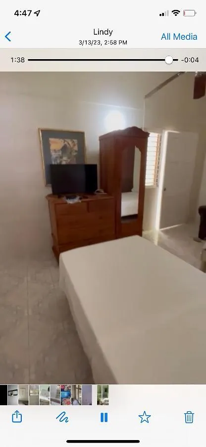 Froggy Guest House Negril Lägenhet